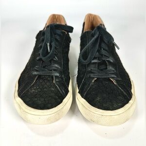 Veja Black Women’s Bastille Low Tilapia skin Sneakers